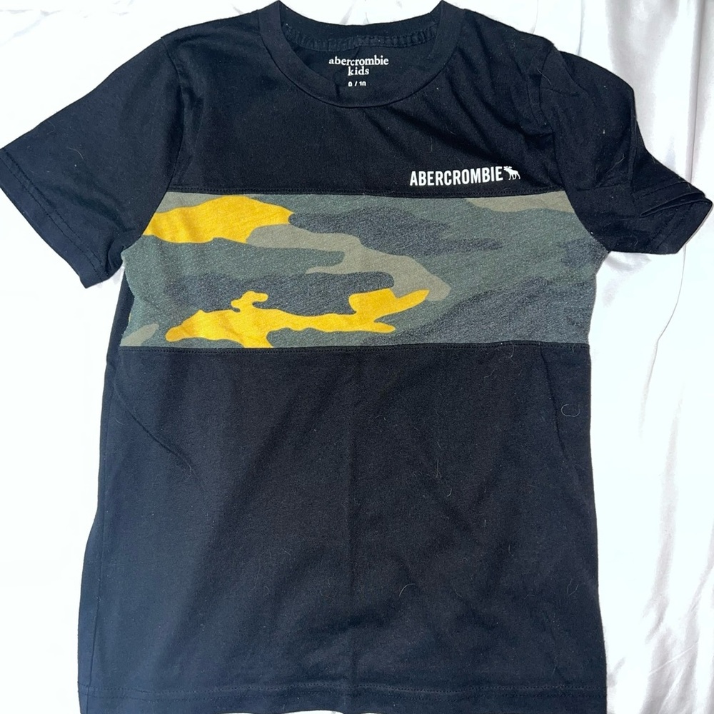 Abercrombie & Fitch Black and Camouflage Tee